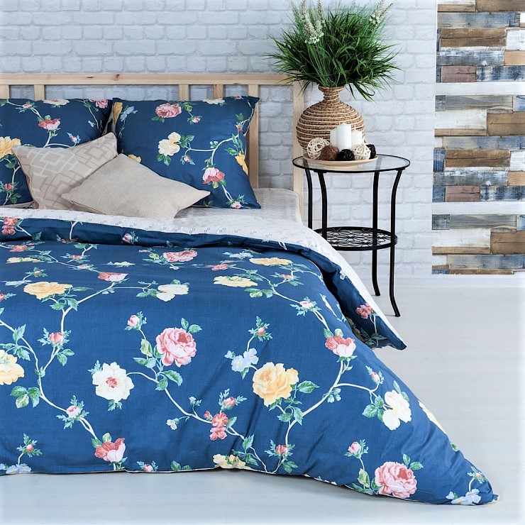 Синее постельное белье с цветами
