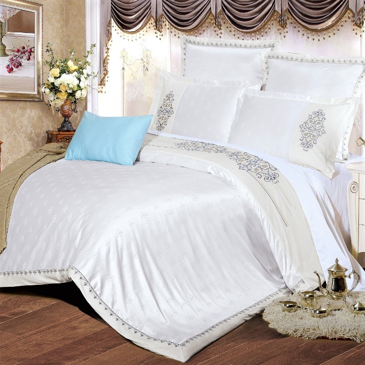 Царский белый постельный комплект